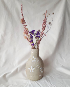 Steengoed vaas bloemen
